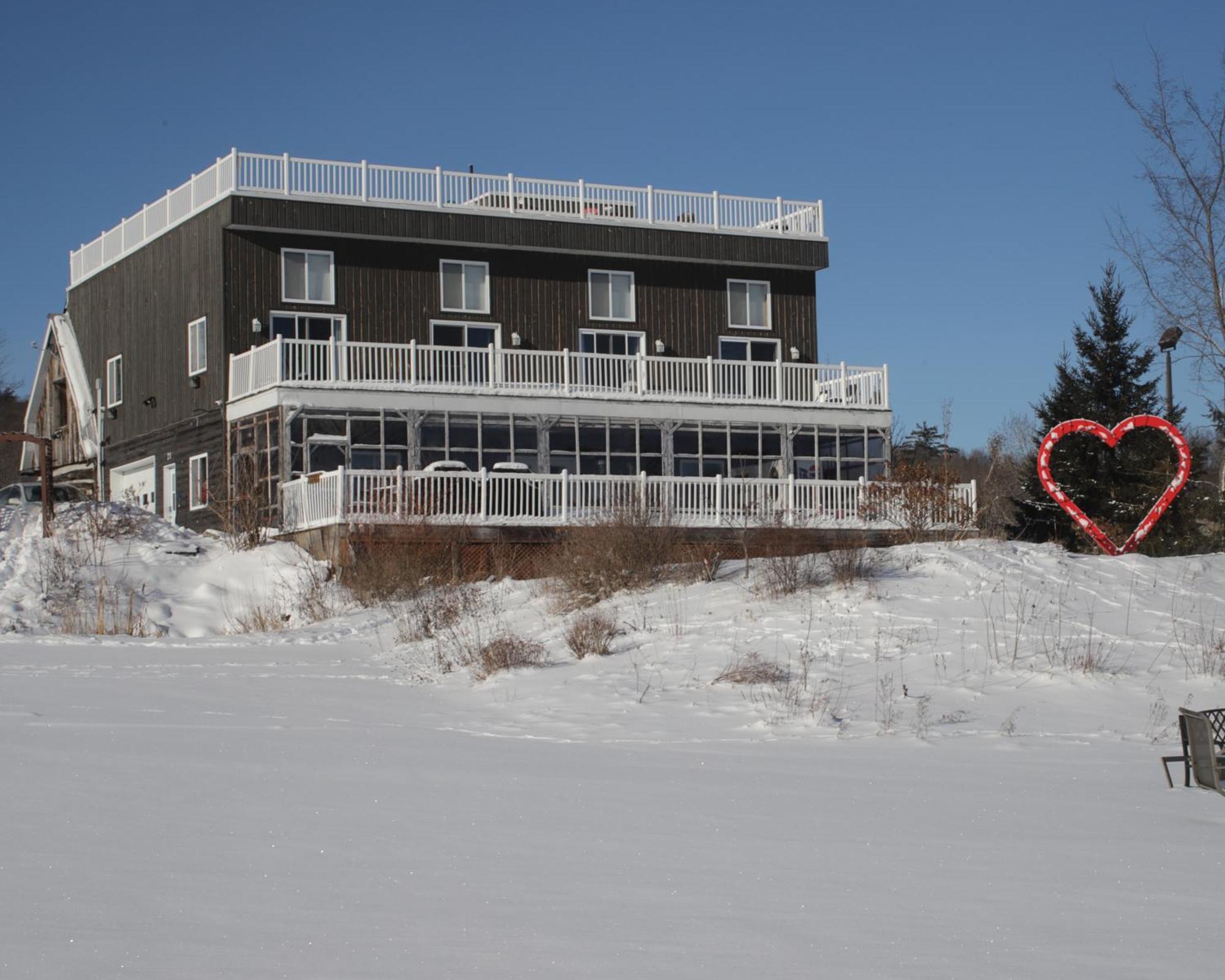 Resort Lac Ste-Marie Lac Sainte-Marie Exteriör bild